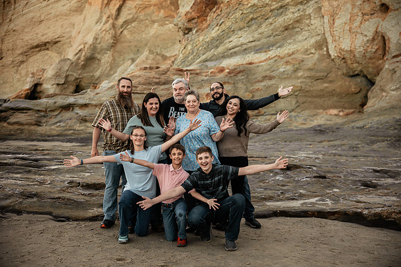 Cape-Kiwanda-Oregon-Family-Photos-2025 (26 of 65)