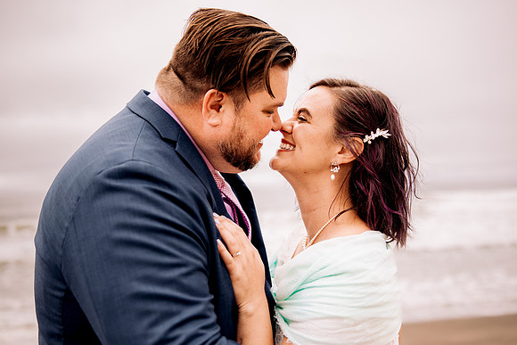 Joe-inn-at-spanish-head-lincoln-city-oregon-wedding-2