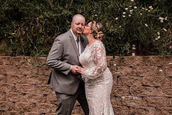 Mark-Darian-Peck-2024-Wedding-Photos-getting-ready (94 of 101)