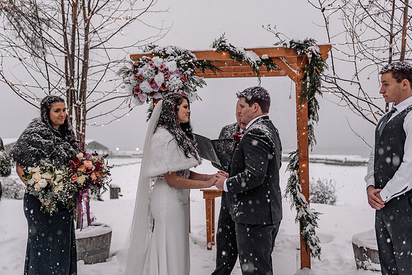 Tyler-Brittani-Lake-Priest-Idaho-Winter-Snow-Wedding-2021-04159
