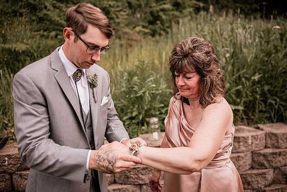 Mark-Darian-Peck-2024-Wedding-Photos-getting-ready (41 of 101)