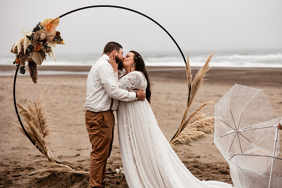 Mike-Katie-Depoe-Bay-Oregon-Elopement-Photos-0557