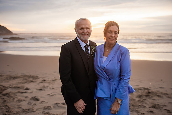 Jillian-Peter-Depoe-Bay-Oregon-Elopement-photos-32