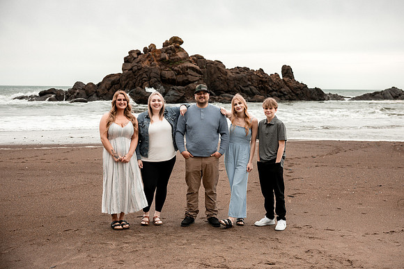 Destiny-Makala-Family-Photos-2025-Depoe-bay-Oregon (9 of 72)