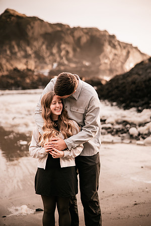 jace-love-porposal-newport-oregon-yaquina-lighthouse-photos (6 of 54)