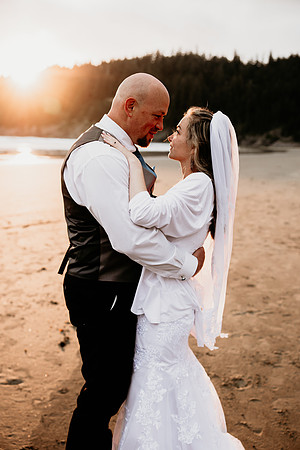 Kacey-Short-Sand-Beach-Tillamook-Oregon-Elopement (55 of 128)