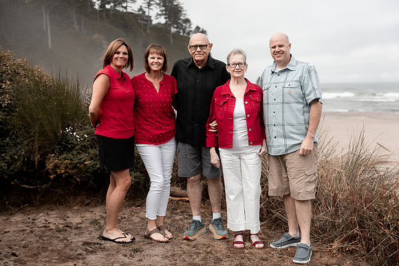 Family-Photos-2024-Lincoln-City-Oregon--46