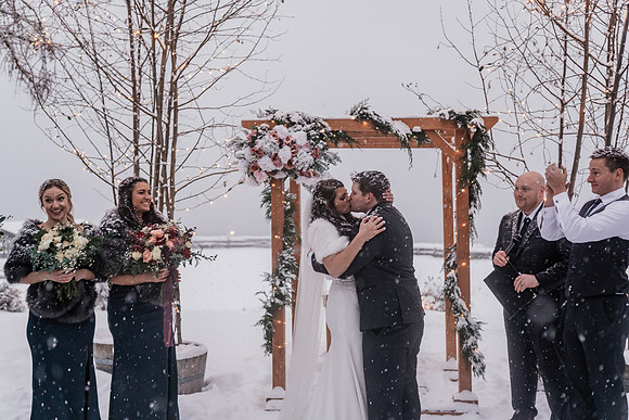 Tyler-Brittani-Lake-Priest-Idaho-Winter-Snow-Wedding-2021-04192