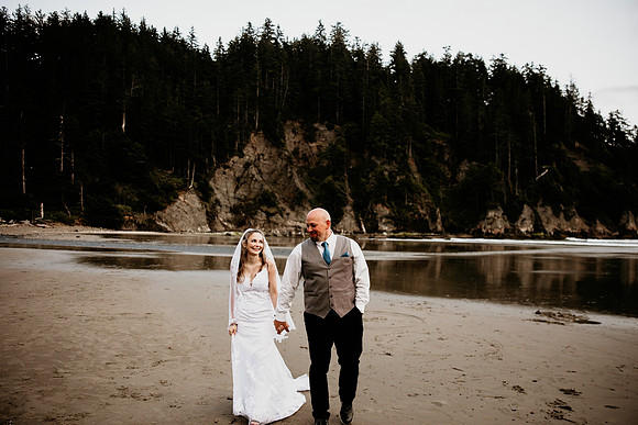 Kacey-Short-Sand-Beach-Tillamook-Oregon-Elopement (98 of 128)