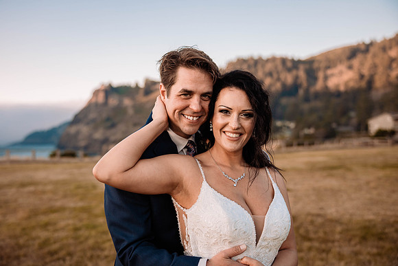 Lacey-Tom-Depoe-Bay-Oregon-Elopement-Photos-3-12