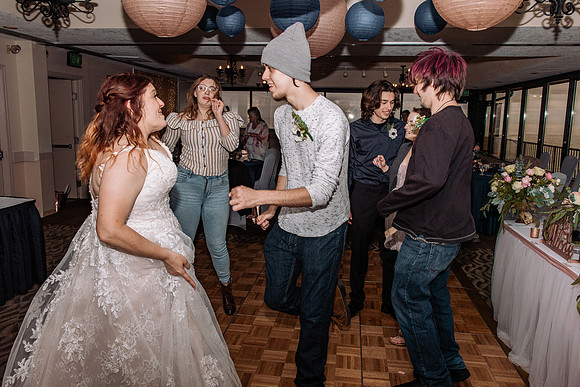 Jeff-April-Inn-Spanish-Head-Lincoln-City-oregon-Wedding-2022 (337 of 299)