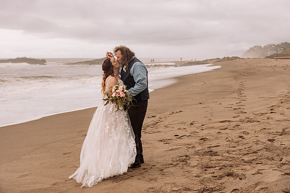 Jeff-April-Inn-Spanish-Head-Lincoln-City-oregon-Wedding-2022 (212 of 299)