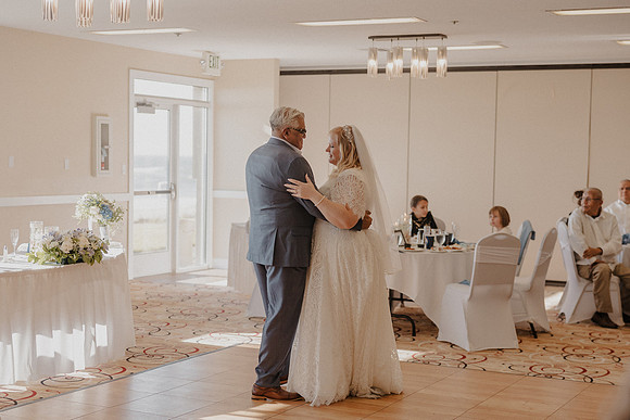 Marcus-Lori-Chinook-Winds-Seafood-Grille-Lincoln-City-Oregon-Wedding-Photos (293 of 477)