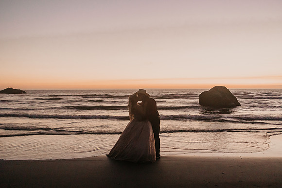 Kayla-Bo-Hug-Point-Oregon-Elopment-1273