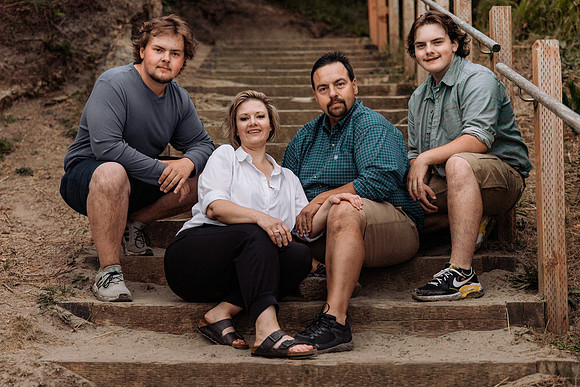 Scott-Family-Agate-Beach-Photos-2022 (31 of 35)