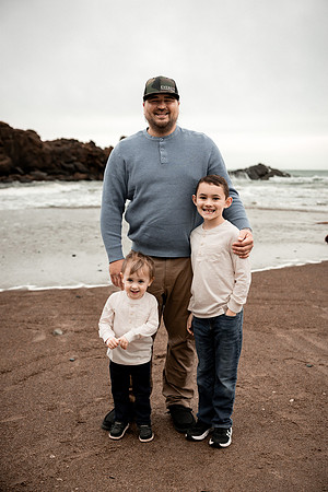 Destiny-Makala-Family-Photos-2025-Depoe-bay-Oregon (22 of 72)