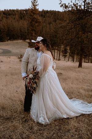Dylan-Claire-Prineville-Wedding-Photos-3