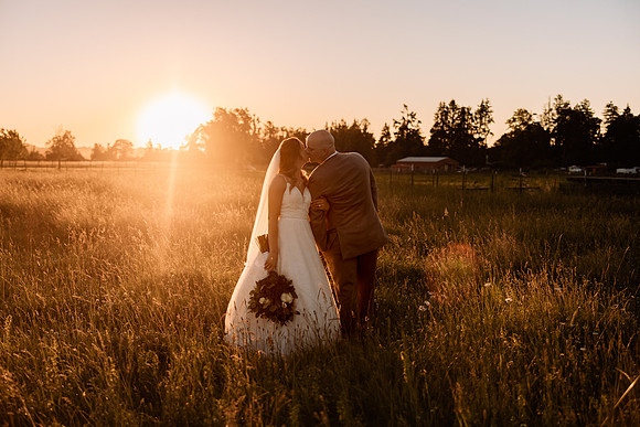 Chris-Victoria-Wedding-Photos-2022-Oregon-PORTRAITS (42)