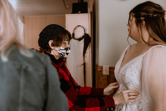 DYLAN-CLAIRE-WEDDING-GETTING-READY-22