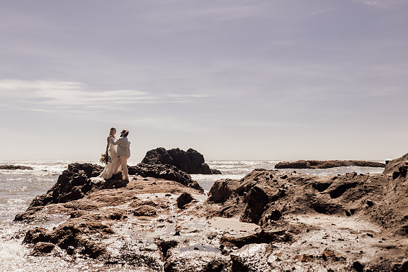 Ty-Sandy-lincoln-city-oregon-roads-end-elopement-photographer-0006