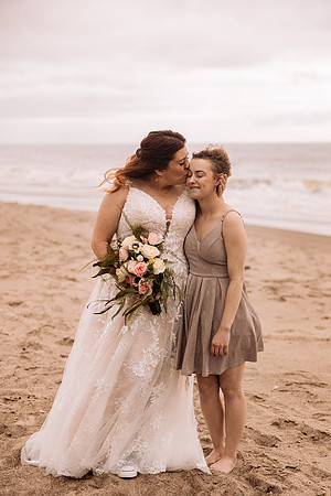 Jeff-April-Inn-Spanish-Head-Lincoln-City-oregon-Wedding-2022 (174 of 299)
