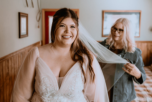DYLAN-CLAIRE-WEDDING-GETTING-READY-28