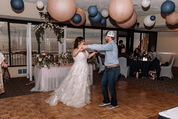 Jeff-April-Inn-Spanish-Head-Lincoln-City-oregon-Wedding-2022 (352 of 299)