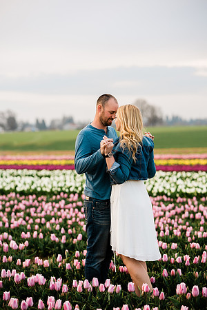 Kyle-Hannah-Wooden-Shoe-Tulip-Festival-Couples-Photos-2021-2451