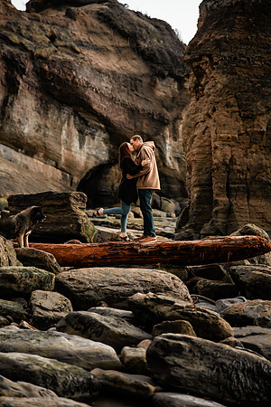 cole-jenn-suprise-proposal-otter-crest-beach-depoe-bay-oregon-photos-9925