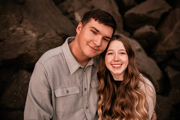 jace-love-porposal-newport-oregon-yaquina-lighthouse-photos (34 of 54)