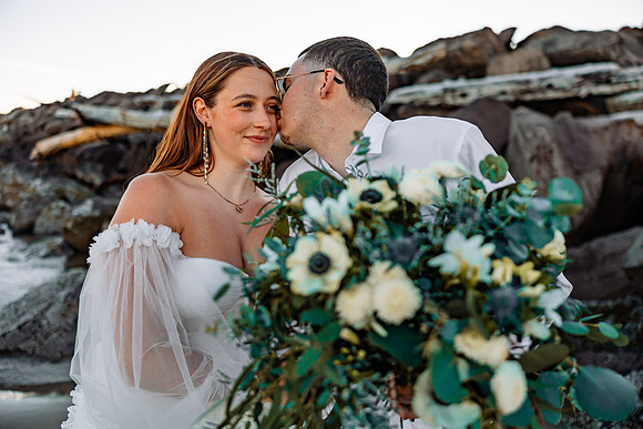 Brandn-Bailey-Newport-Oregon-Elopement-Photos-27