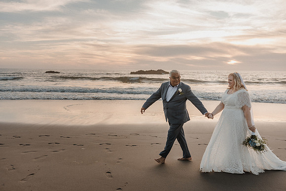 Marcus-Lori-Chinook-Winds-Seafood-Grille-Lincoln-City-Oregon-Wedding-Photos (431 of 477)