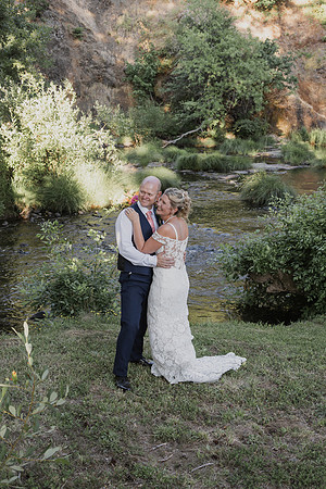 Derrick-Kenzie-Navarra-Gardens-Willamina-Oregon-Wedding-Photos (334 of 436)