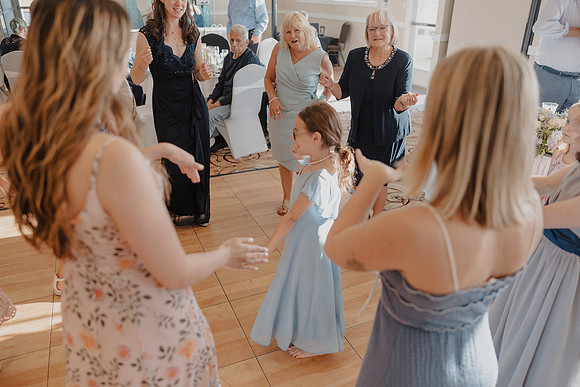 Marcus-Lori-Chinook-Winds-Seafood-Grille-Lincoln-City-Oregon-Wedding-Photos (356 of 477)