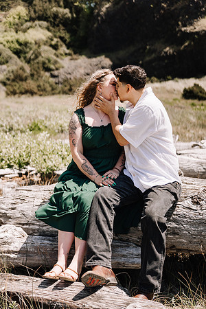 Yaquina-Engagement-Photos-2025 (30 of 33)