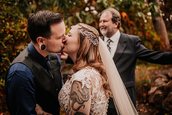 Autumn-Brad-Fall-Eugene-Oregon-Hendricks-Park-Elopement-Wedding-Photos-0111