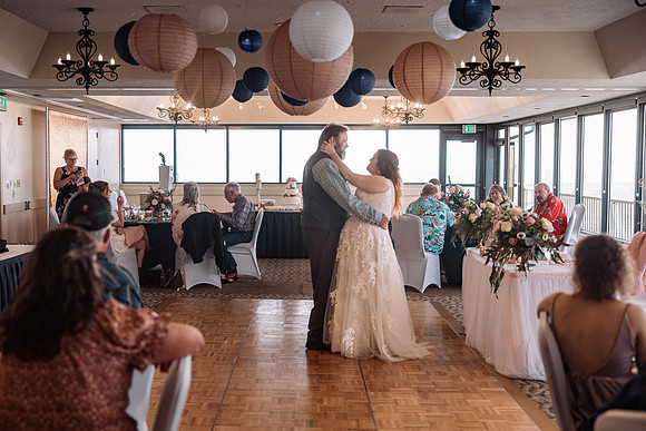 Jeff-April-Inn-Spanish-Head-Lincoln-City-oregon-Wedding-2022 (221 of 299)