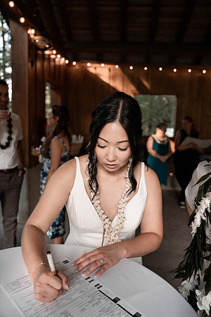 Ryan-Lynsie-Bridal-Veil-Lakes-Portland-Oregon-Weddingg-11