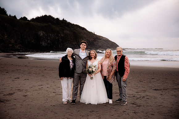 Eric-Kylee-Fishing-Rock-Elopement-Depoe-Bay-0regon-Photos-4768
