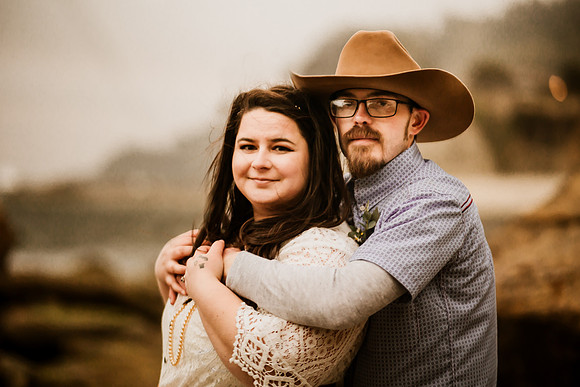 Trevyn-Ky-Otter-Crest-Devils-Punchbowl-Depoe-Bay-Oregon-Elopement-Photos-9834
