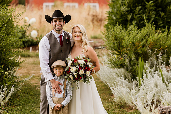 Gage-Mckayla-Adeline-Farm-Wedding-Photos-2021-9618