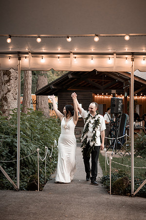 Ryan-Lynsie-Bridal-Veil-Lakes-Portland-Oregon-Weddingg-17