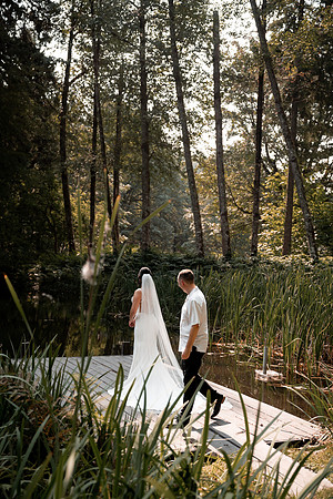 Ryan-Lynsie-Bridal-Veil-Lakes-Portland-Oregon-Weddingg-10