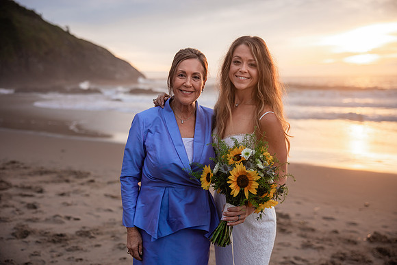 Jillian-Peter-Depoe-Bay-Oregon-Elopement-photos-27