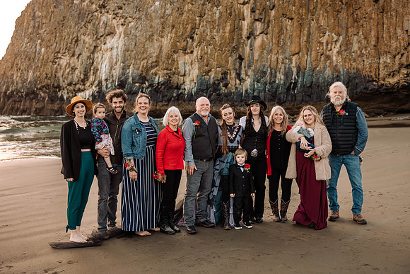 Teal-Jocelyn-Seal-Rock-Elopement-3602