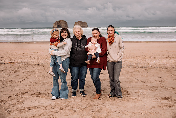 Katy-Family-Photos-2024-Rockaway-Oregon (3 of 38)