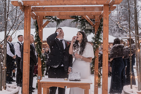 Tyler-Brittani-Lake-Priest-Idaho-Winter-Snow-Wedding-2021-04184