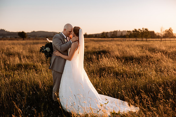 Chris-Victoria-Wedding-Photos-2022-Oregon-PORTRAITS (14)