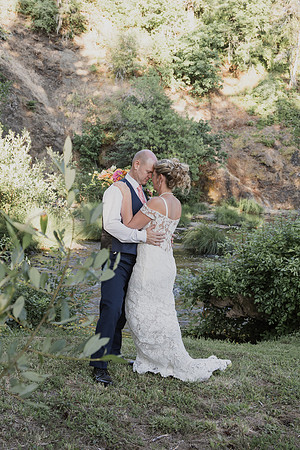 Derrick-Kenzie-Navarra-Gardens-Willamina-Oregon-Wedding-Photos (332 of 436)