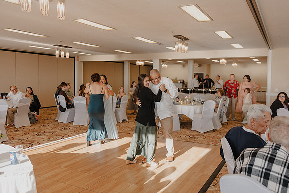 Marcus-Lori-Chinook-Winds-Seafood-Grille-Lincoln-City-Oregon-Wedding-Photos (334 of 477)